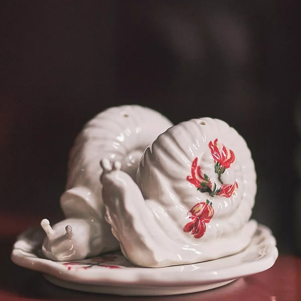 Anthropologie x Nathalie Lete Marias Snail Salt & Pepper Shakers - ivory